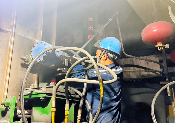 高溫堅(jiān)守 (1).png