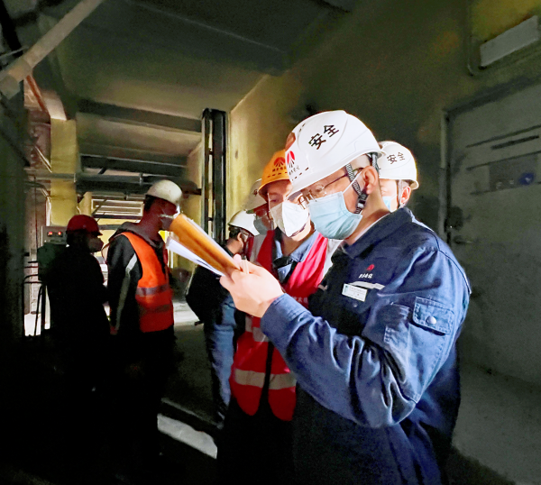 高溫堅(jiān)守 (2).png