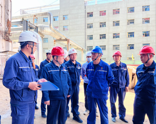 高溫堅(jiān)守 (4).png