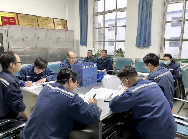 031696323721645695.jpg 四個堅持 (2).jpg